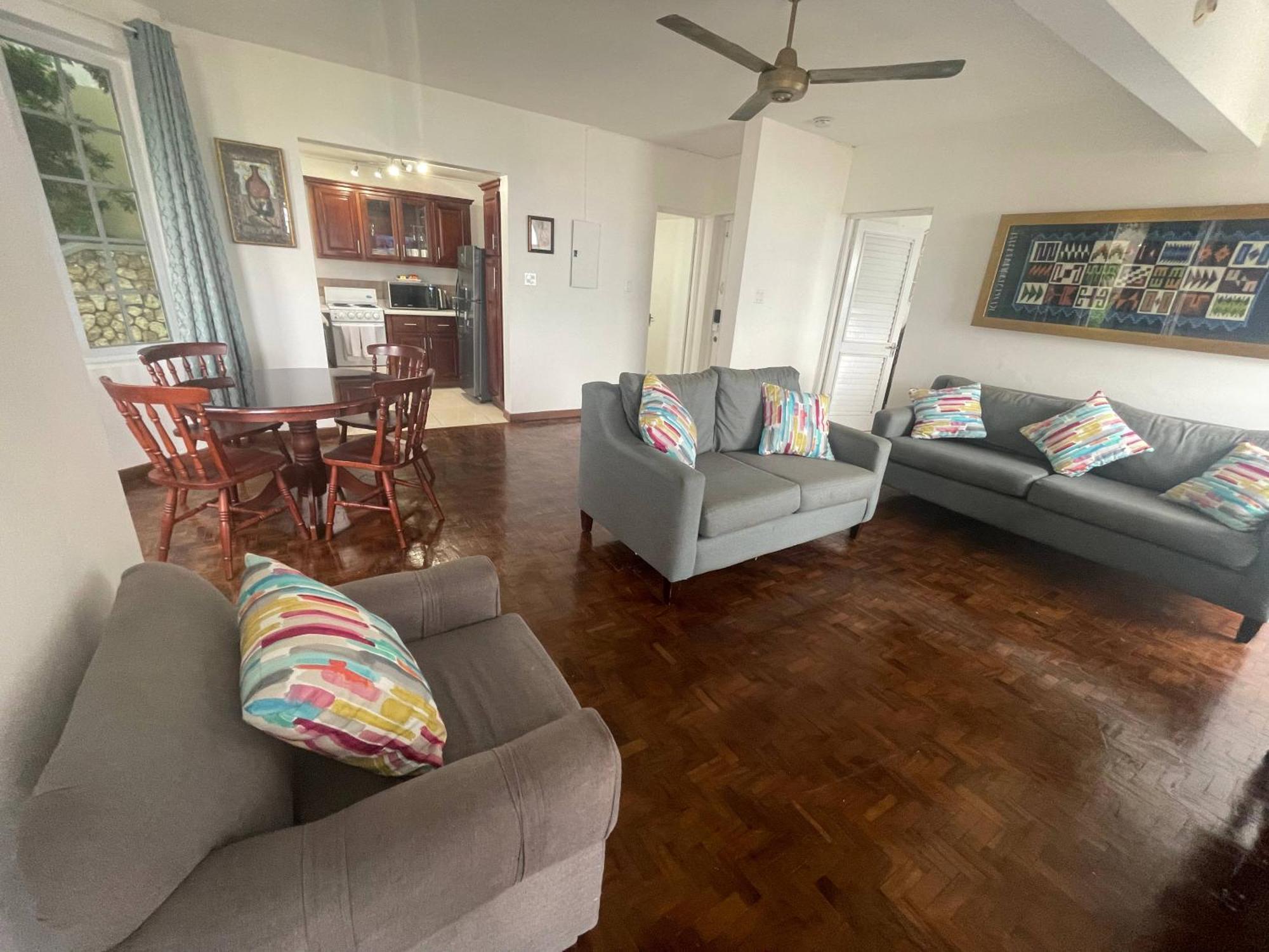 Oceanbreeze Jamaica Penthouse, 7-Minute Walk To Beach Ocho Rios Exterior foto